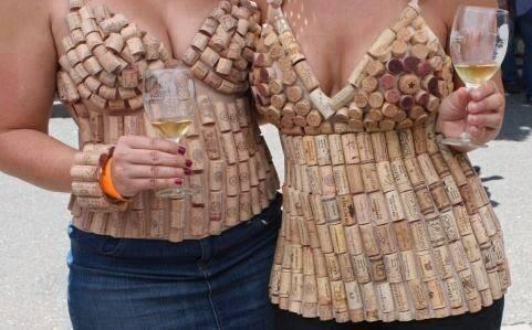 humorous-wine-images-cork-top-big-boobies.jpg